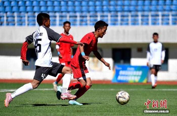 年第四届中, EZBSw, inews